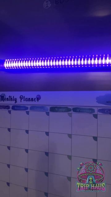 УФ-лампа на магнітах 🧲 смотреть онлайн