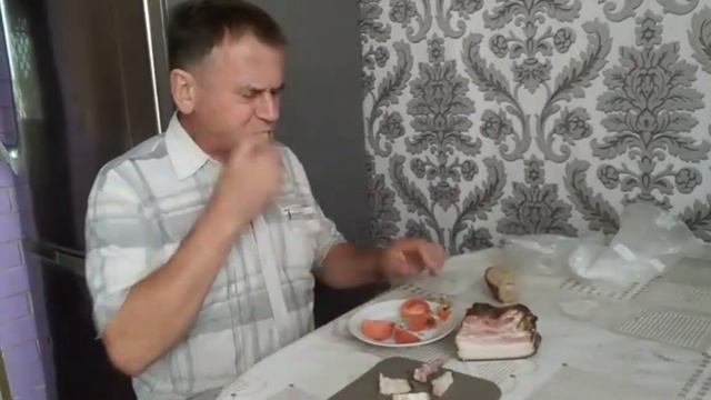 Кто у кормушки, тот и сыт