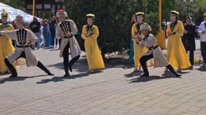 Элиста..праздник тюльпанов.