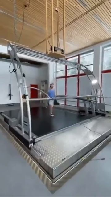 Очень большая беговая дорожка #shorts смотреть онлайн