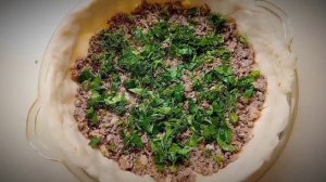 Пирог с сайрой из слоеного теста с картофелем.