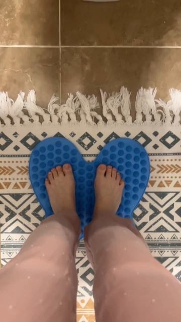 Домашнее SPA для стоп. Самомассаж для стоп. От усталости смотреть онлайн