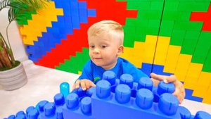 Диана и Рома - Рома відкриває дитячий садок