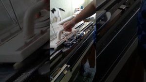 Вязание образца на вязальной машине Бразер 891-830 1 часть