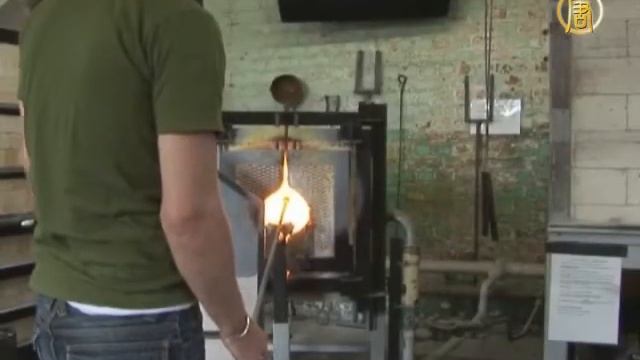 Из простого куска стекла рождаются уникальные шедевры смотреть онлайн