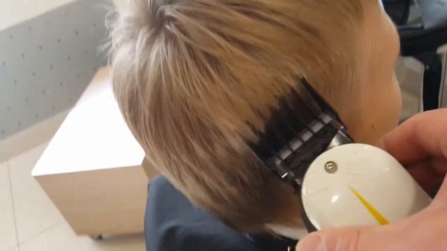 Китайский WAHL SUPER TAPER в работе ( PRO MOZER 320) смотреть онлайн