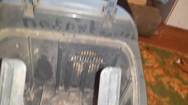 купил пылесос б/у ALPARI 1800W. смотреть онлайн