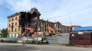 Эпоха завершилась: в Рубцовске сносят здание гостиницы "Алей"