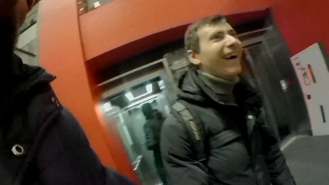 Очки нннада в лифте (Ремикс) прикол смотреть онлайн