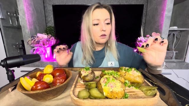 Мукбанг/Крошка-картошка с ветчиной,салями,сыром🧀