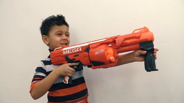 Видео игры ТРАНСФОРМЕРЫ на базе. Игры для мальчиков. Бластеры Нерф против Десептиконов.