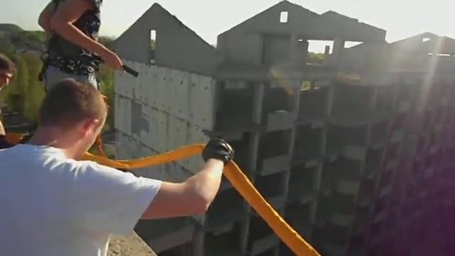 15.Прыжки с веревкой в Макеевке  4.05.2013 смотреть онлайн