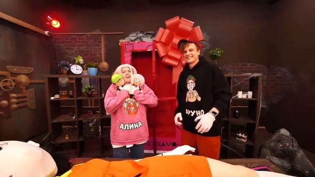 BRUNO-БРУНО WHAT'S INSIDE CUT UP A REAL DOLL SQUID GAME 2 at 300 AM!  SQUID GAME 2 IN REAL LIFE
