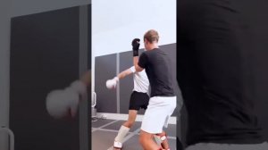 👊 Марк Цукерберг, миллиардер с состоянием $60 млрд, теперь одержим ММА.