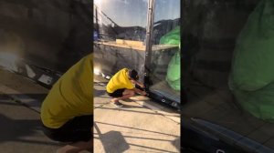 Раздвижные мягкие окна на морском контейнере.