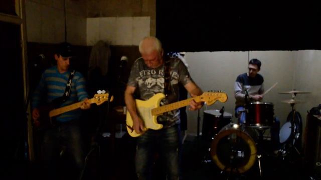 Ты перед ним виноват( группа Разбитый Барьер) смотреть онлайн