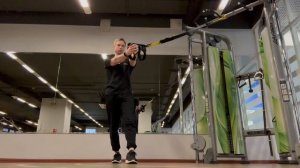 TRX Поворот корпуса (стоя) / TRX Resisted Torso Rotation (M)