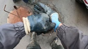 Чистка канализационного колодца и гидродинамическая