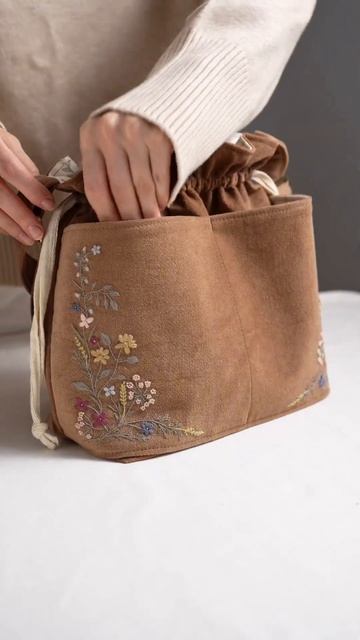 Umi velvet bag. Hand embroidery✨ #вышивканаодежде #handembroidery #вышивка