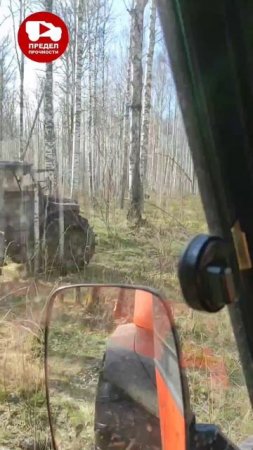 Два Тингера. Проезд по лесной дороге. Лужи, брёвна. Седельниковский район Омской области.
