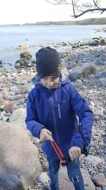 Обзор железной рогатки #shorts #short #рогатка #железнаярога смотреть онлайн