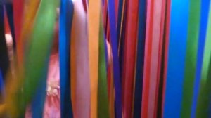 Ленточный лабиринт на ВДНХ. Развлечения для детей.