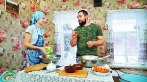 ЖИЗНЬ В ГЛУХОЙ УРАЛЬСКОЙ ДЕРЕВНЕ ｜ КУРЫ НЕСУТ ЗОЛОТЫЕ ЯЙЦА ｜ КВАШЕНАЯ КАПУСТА С ВИТАМИНАМИ