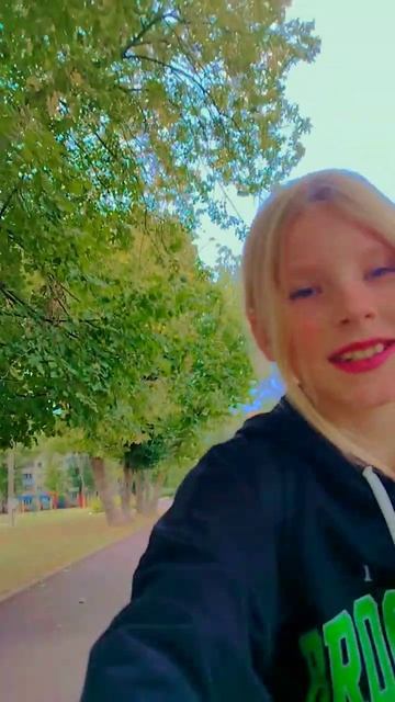 Объясняю сегодня должна была быть занятия по танцам а смотреть онлайн