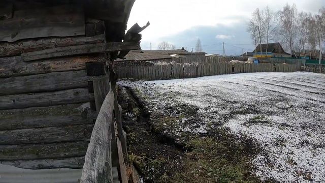 21 век,а у нас дрова и колун...выходные в деревне и дела ж смотреть онлайн