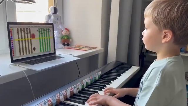 Michael. Чтение нот с листа на 2 презентации «Baa, Baa, Black Sheep»