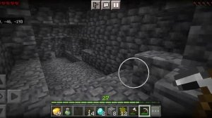 майнкрафт 5 нашёл алмазы.