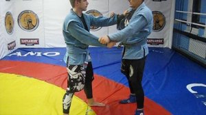 2017 год. Борьба для жизни- от захвата за одежду- срыв , контроль и удар локтем.