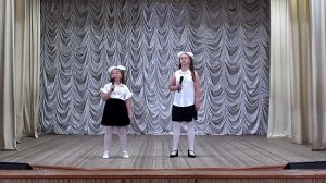 Дуэт Мерзликина Маргарита и Мерзликина Анастасия песня “Две сестрички”.