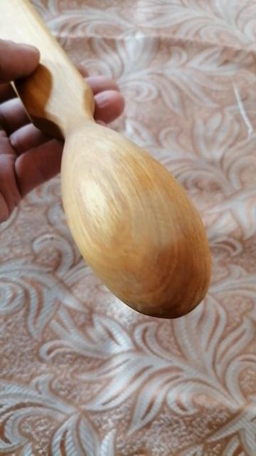ДЕРЕВЯННАЯ ЛОЖКА СВОИМИ РУКАМИ #резьбаподереву #своим смотреть онлайн