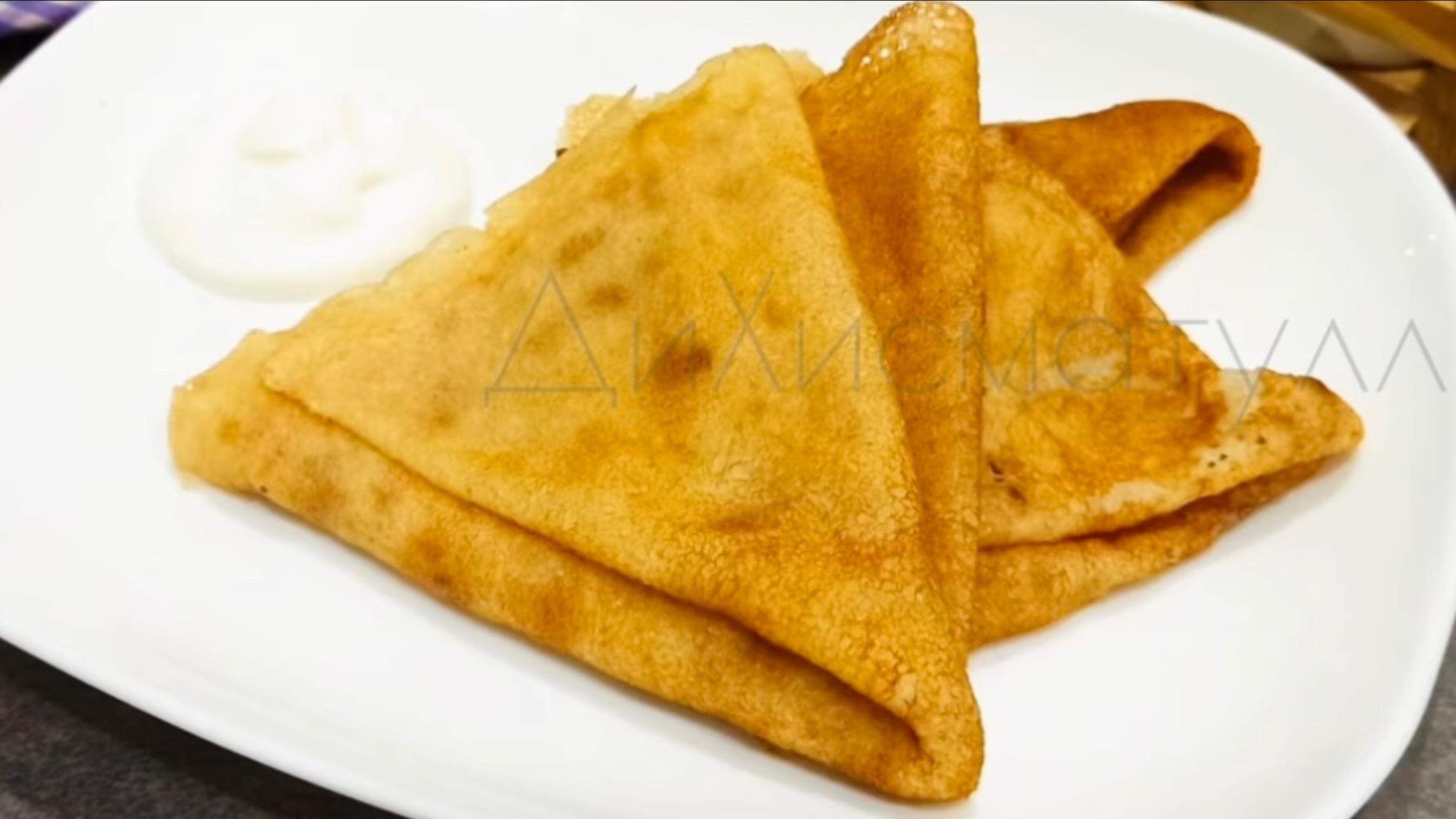Блинчики на кефире / Рецепт тонких блинчиков на кефире с кипятком - вкусные и тоненькие