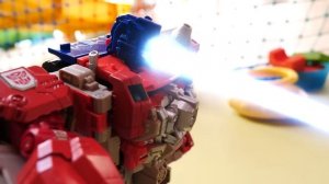 Видео с игрушками. Акватим против Кибертрона и Стима Смита: Битва за аквапарк!