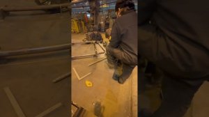 Сборка мячика на опору лэп в виде дельфина