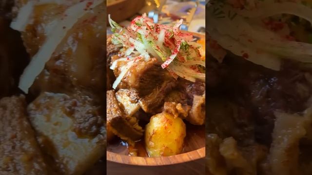 НАШУМЕВШАЯ ТЕХНИКА КАК НУЖНО ЕСТЬ МАНТЫ ПО УЙГУРСКИ, Л смотреть онлайн