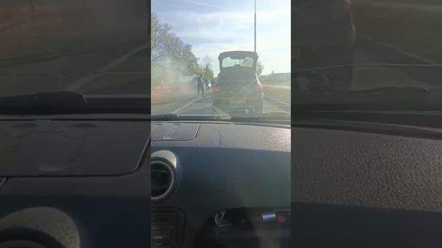 В Твери в микрорайоне Мигалово на дороге загорелся ав? смотреть онлайн