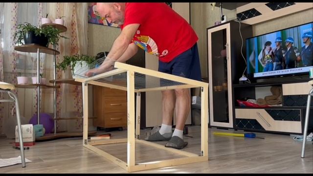 Клетка для кур несушек с яйцесборником своими руками ?