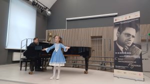 Леонтия Чихирина (10 лет) "Родина слышит", "С чего начинается Родина".