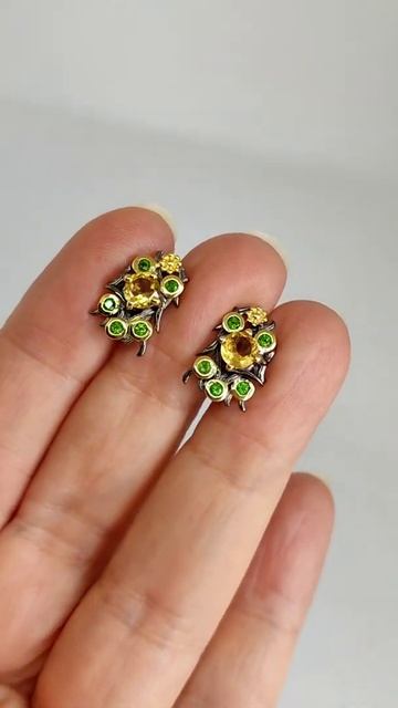 Серьги с натуральными Цитринами и Тсаворитами гранат? смотреть онлайн