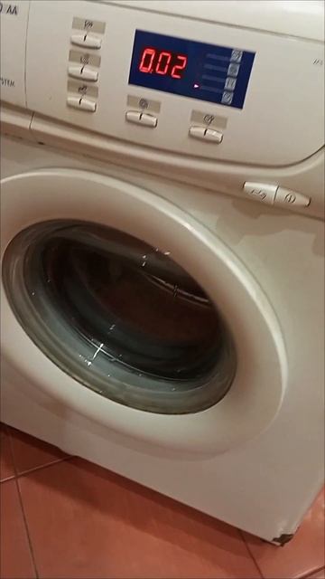 Добавляю видео, нет не хочет почему-то прикреплятся смотреть онлайн