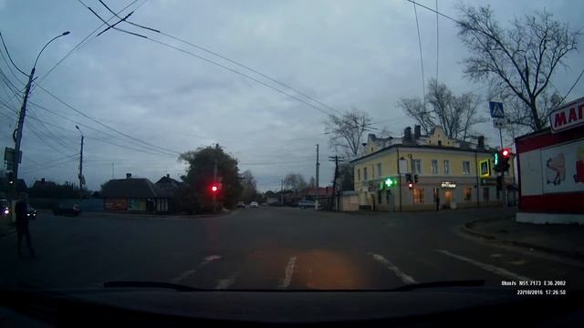 Пешеход идёт под песню смотреть онлайн