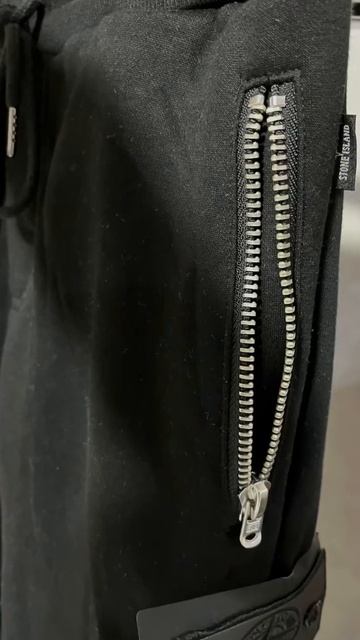 Спортивные штаны Stone Island - 4.690₽ #stoneisland #new #sale #top #reels #wow #happynewyear смотреть онлайн