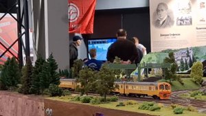Электропоезд ЭД4М-0242 на железнодорожном макете, в рамках выставки «Железнодорожная модель 2023»