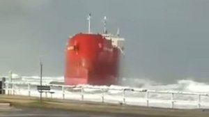 Pasha Bulker Судно выброшено на берег