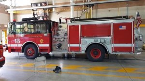 Пожарные Чикаго выезжают на вызов.