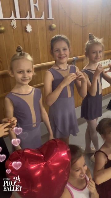 С любовью от наших юных балерин! #поздравление #женский день #балет #танцы смотреть онлайн