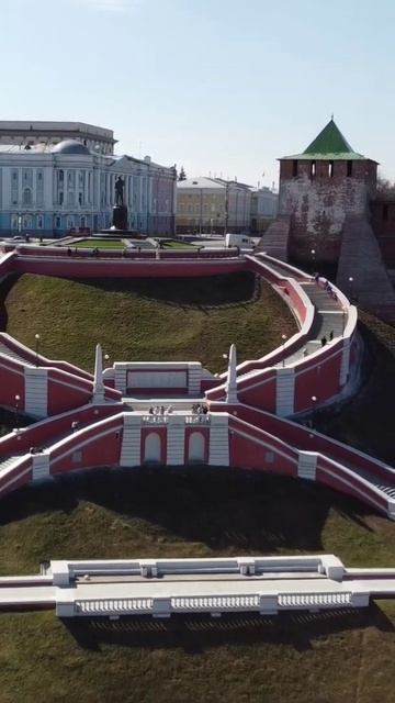 Почему форма Чкаловской лестницы именно такая?! Смотр? смотреть онлайн